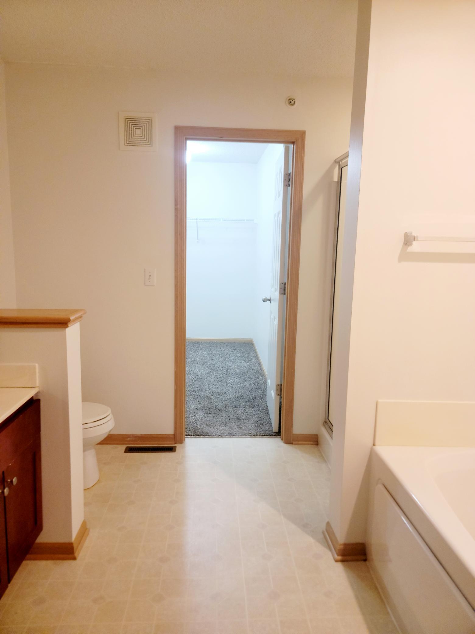 3049 Chamberlain Street, Unit 4 Maplewood, MN 55109 - Photo 15 of 19