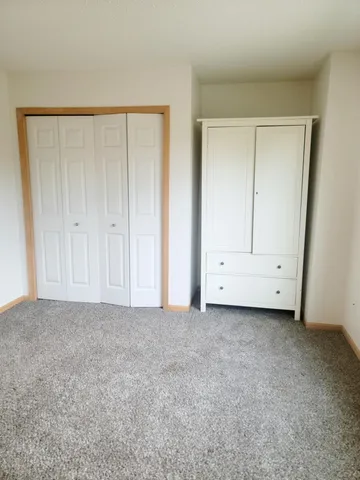 $2,300 | 3049 Chamberlain Street, Unit 4, Maplewood, MN 55109