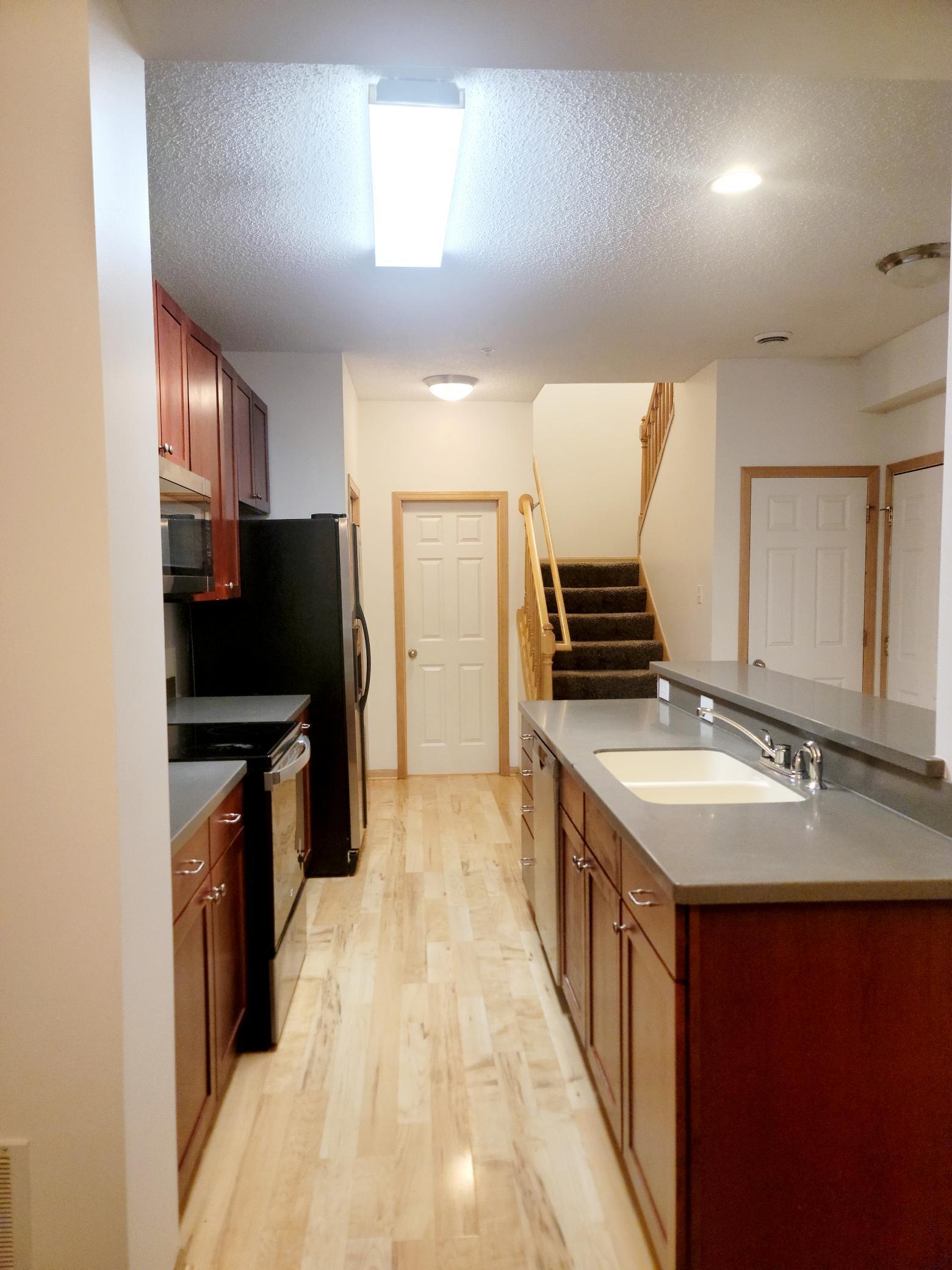 3049 Chamberlain Street, Unit 4 Maplewood, MN 55109 - Photo 5 of 19