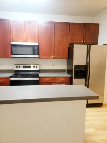 $2,300 | 3049 Chamberlain Street, Unit 4, Maplewood, MN 55109
