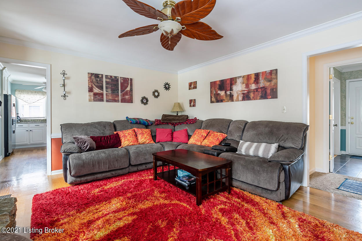 812 Moser Road Louisville, KY 40223 - Photo 19 of 46 32