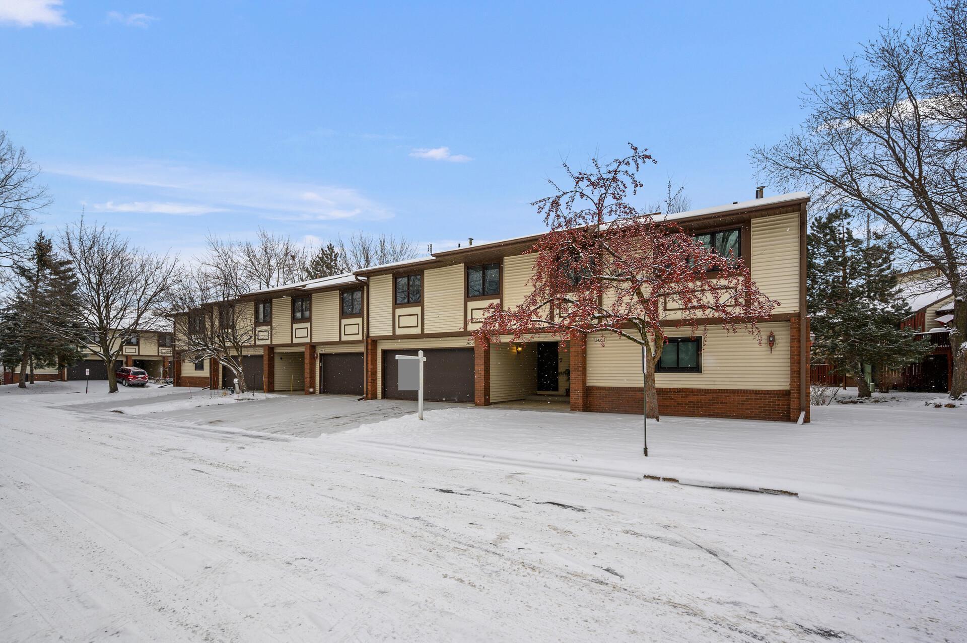 2410 County Rd D West, Unit 2 Roseville, MN 55112 - Photo 1 of 31