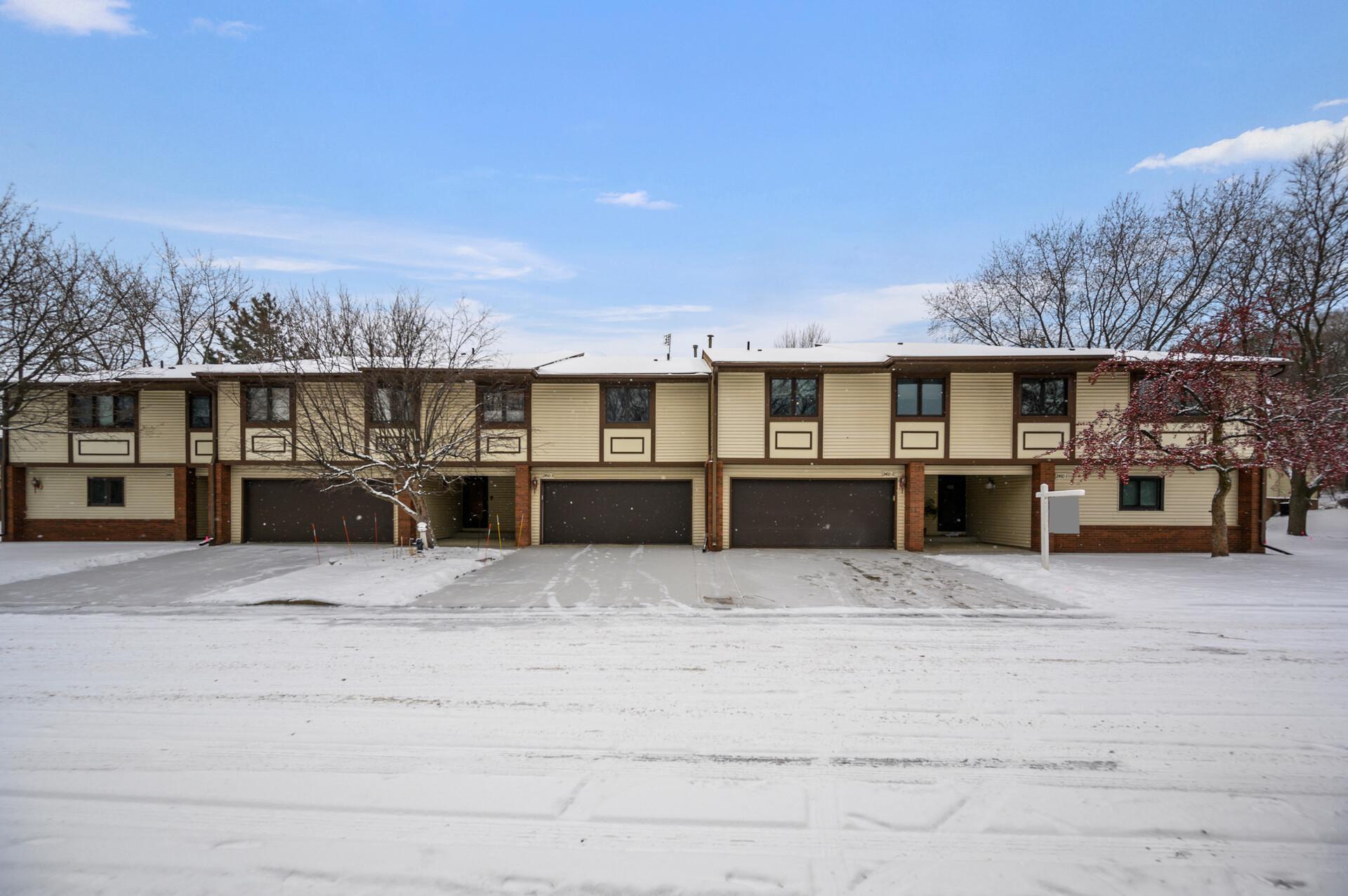 2410 County Rd D West, Unit 2 Roseville, MN 55112 - Photo 2 of 31
