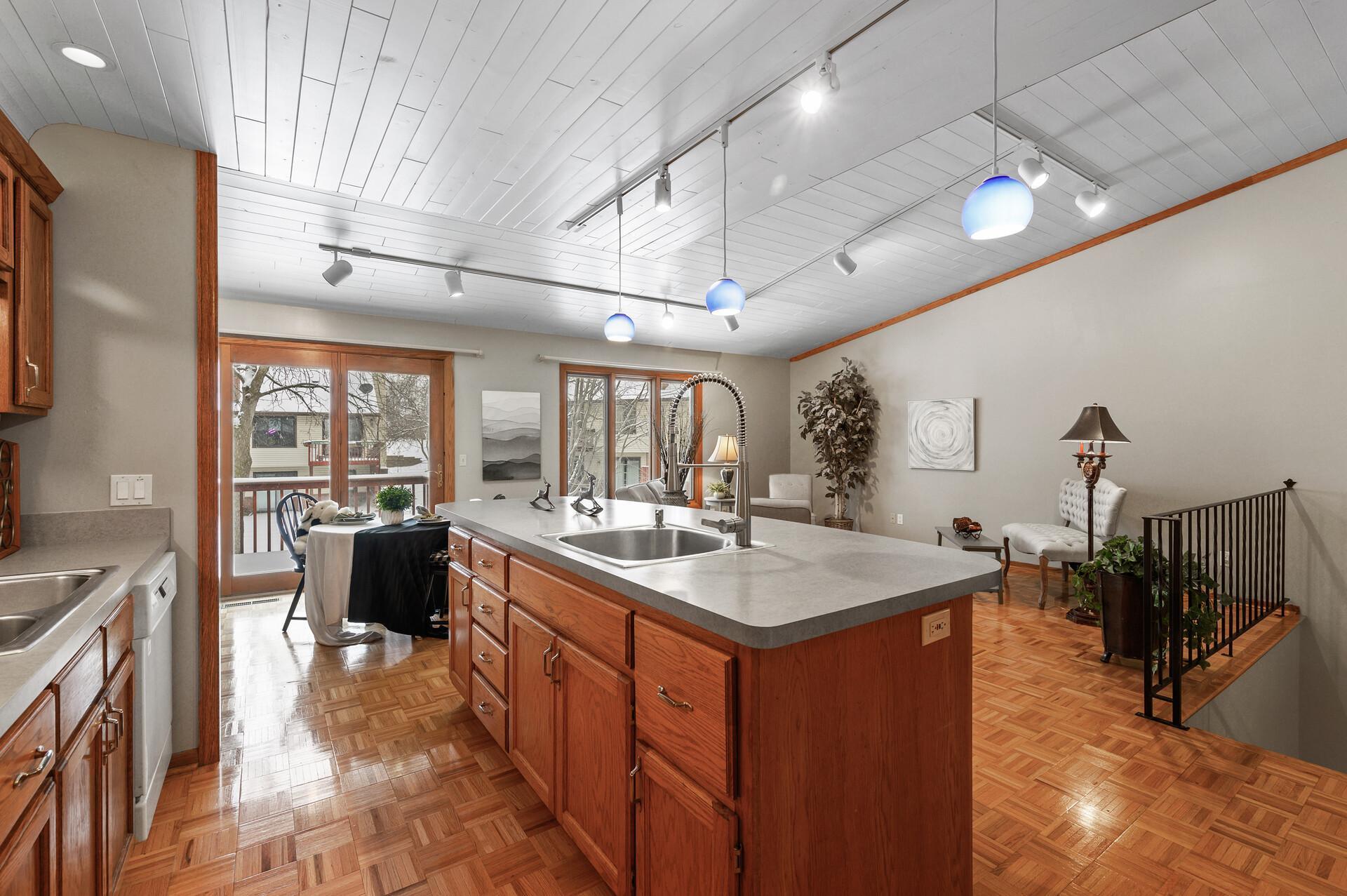 2410 County Rd D West, Unit 2 Roseville, MN 55112 - Photo 11 of 31
