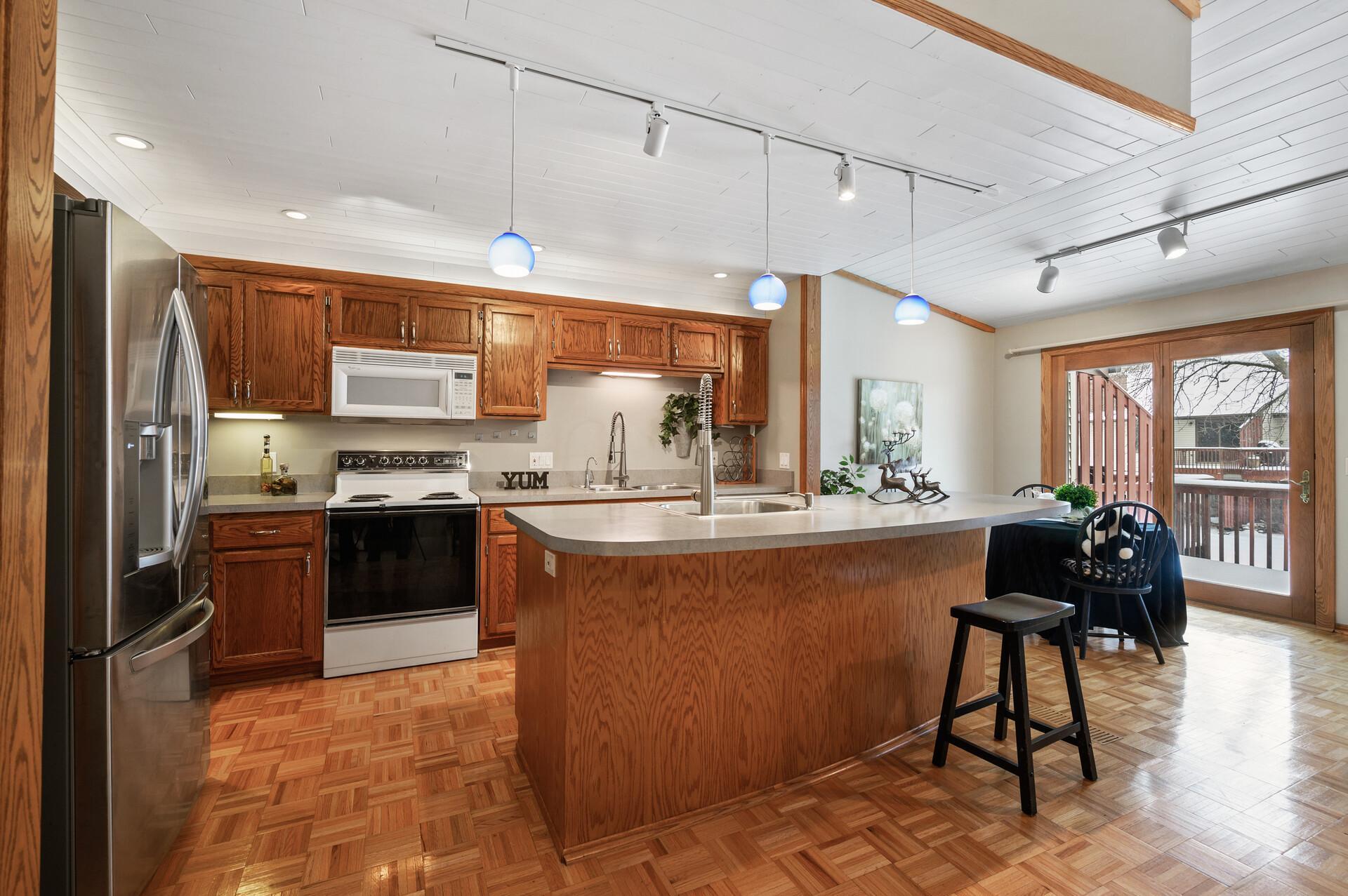 2410 County Rd D West, Unit 2 Roseville, MN 55112 - Photo 7 of 31
