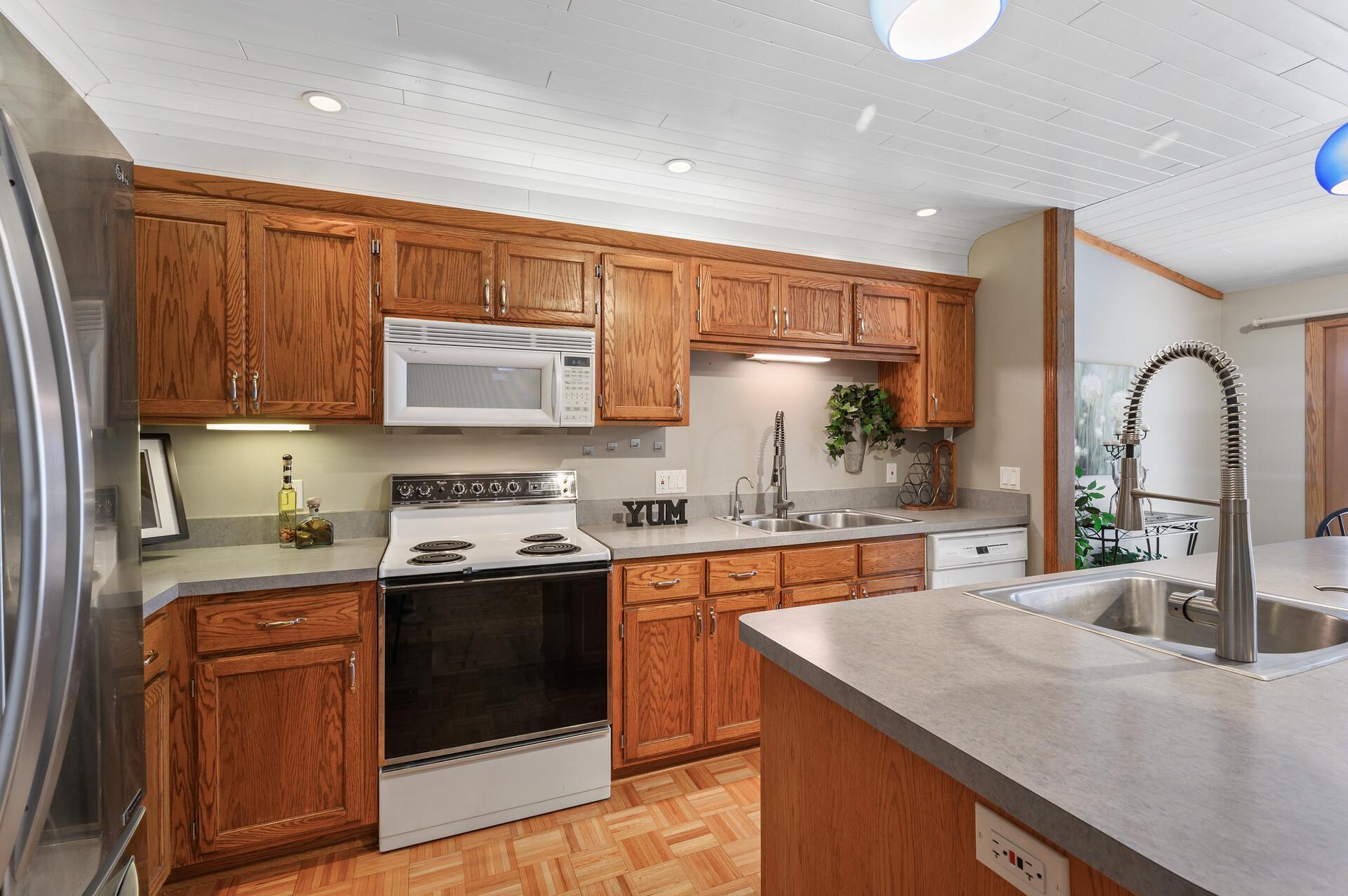 2410 County Rd D West, Unit 2 Roseville, MN 55112 - Photo 10 of 31