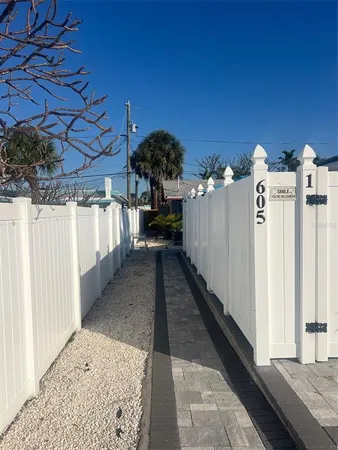 $1,900 | 605 69th Avenue, Unit 1, St. Pete Beach, FL 33706
