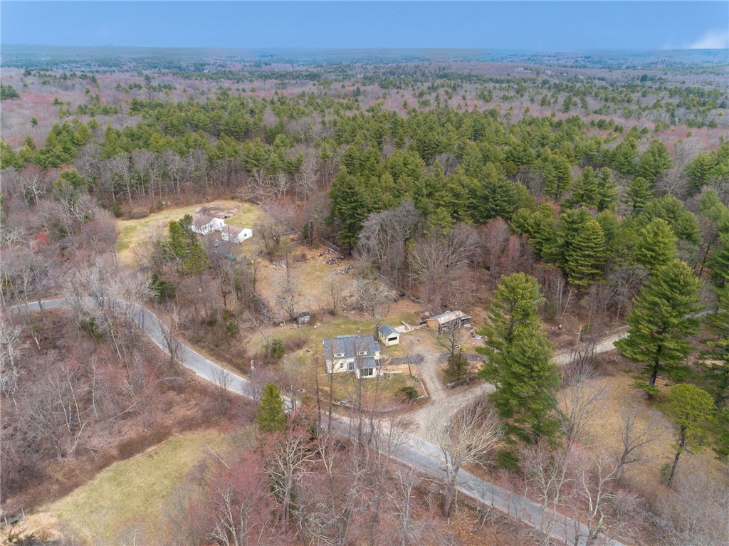 183 Tarklin Road Glocester, RI 02814 - Photo 3 of 38