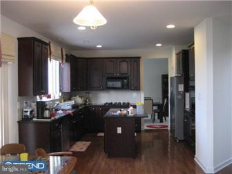 321 Palton Road Bensalem, PA 19020 - Photo 3 of 6 Gallery Image 3