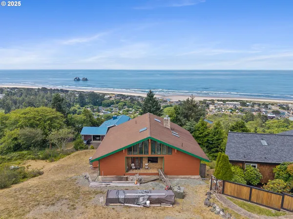 $850,000 | 535 South Kesterson Court, Rockaway Beach, OR 97136