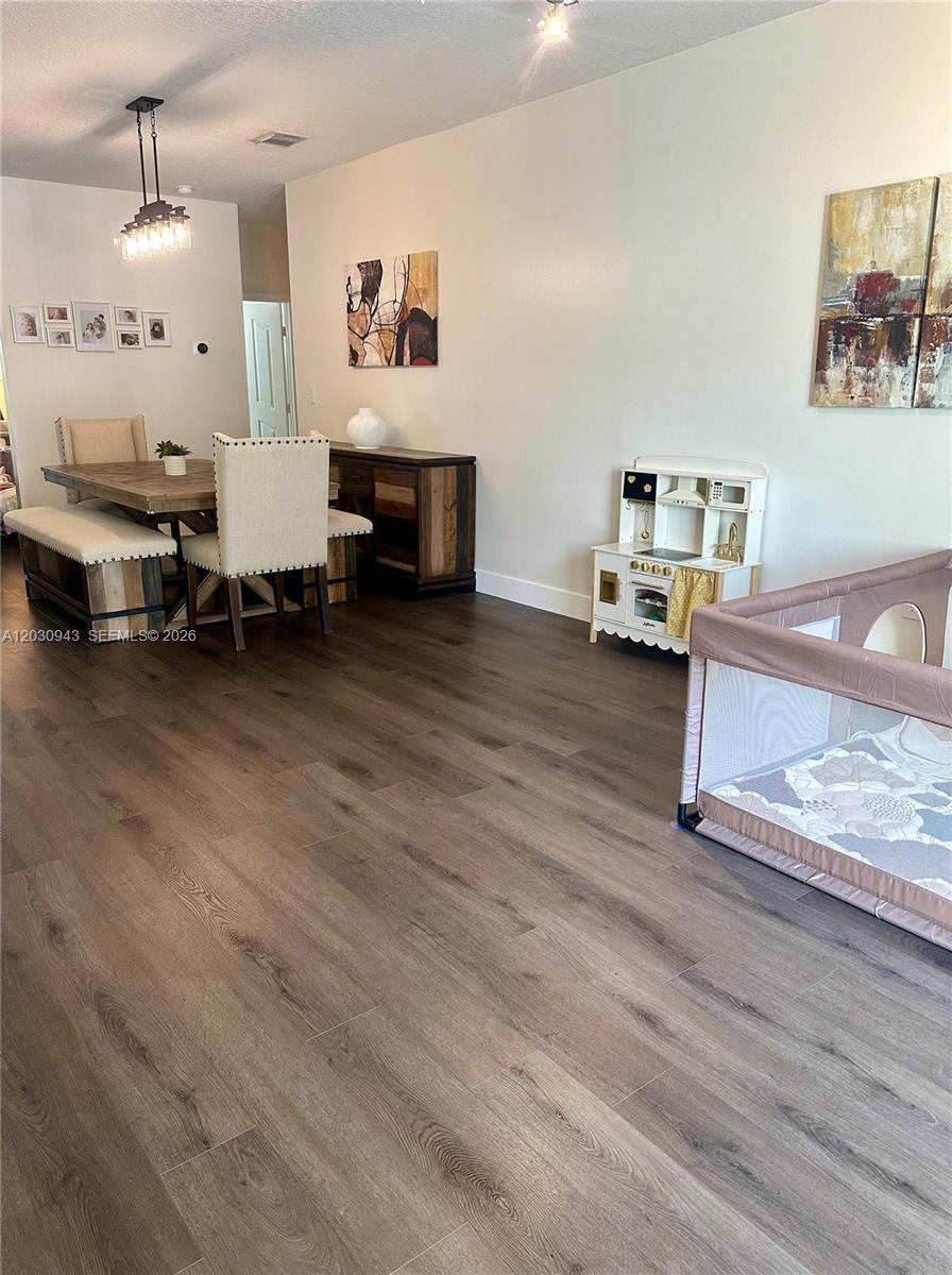 15490 Southwest 10th Street Miami, FL 33194 - Photo 18 of 34