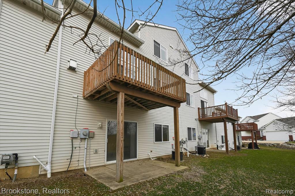 986 Spirea, Unit 44 Howell, MI 48843 - Photo 47 of 49