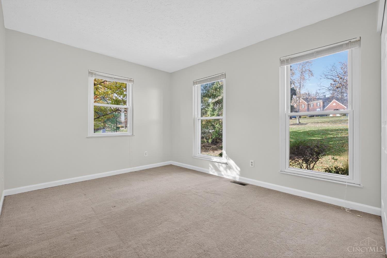 6355 Corbly Road, Unit 11 Cincinnati, OH 45230 - Photo 18 of 35 Gallery Image 18
