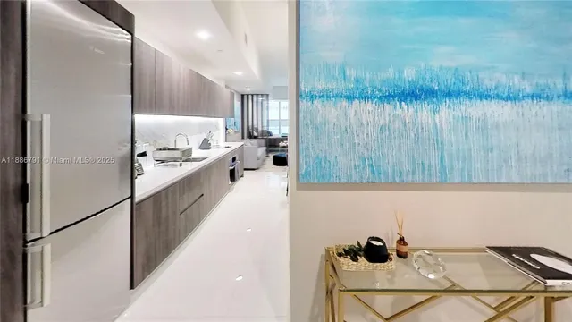 $3,275 | 851 Northeast 1st Avenue, Unit 301, Miami, FL 33132