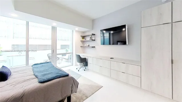 $3,275 | 851 Northeast 1st Avenue, Unit 301, Miami, FL 33132