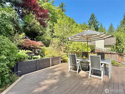 $1,595,000 | 2513 225th Place Northeast, Sammamish, WA 98074