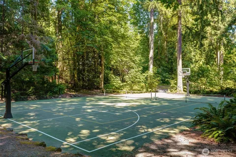 $1,595,000 | 2513 225th Place Northeast, Sammamish, WA 98074