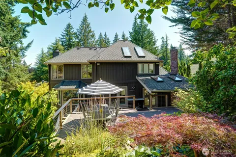 $1,595,000 | 2513 225th Place Northeast, Sammamish, WA 98074