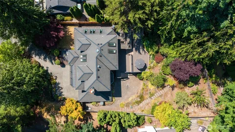 $1,595,000 | 2513 225th Place Northeast, Sammamish, WA 98074