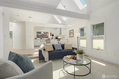 $1,595,000 | 2513 225th Place Northeast, Sammamish, WA 98074