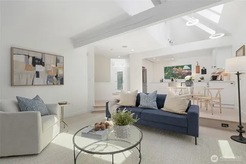 $1,595,000 | 2513 225th Place Northeast, Sammamish, WA 98074