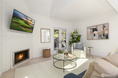 $1,595,000 | 2513 225th Place Northeast, Sammamish, WA 98074