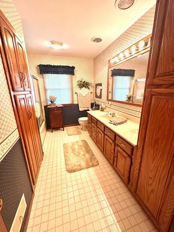 $579,000 | 1206 South Shore Drive, Worthington, MN 56187