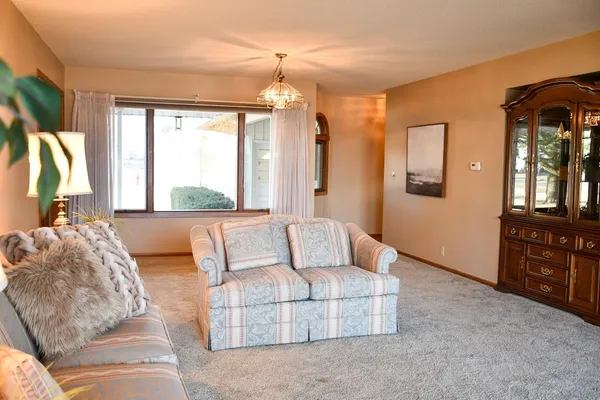 $559,900 | 1206 South Shore Drive, Worthington, MN 56187