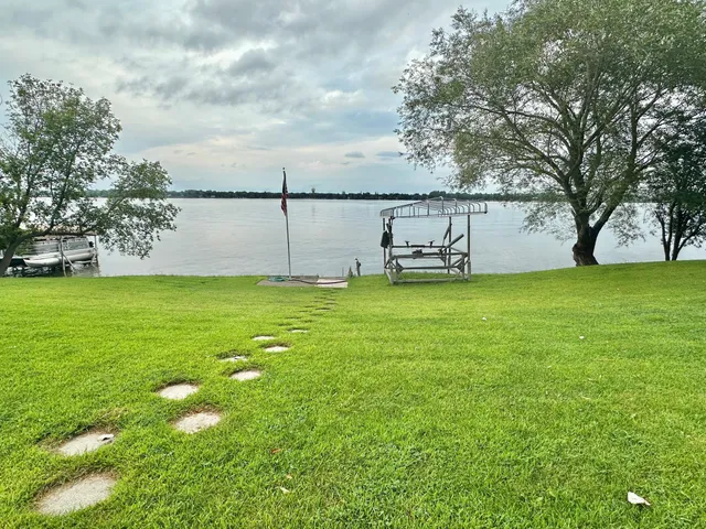 $579,000 | 1206 South Shore Drive, Worthington, MN 56187