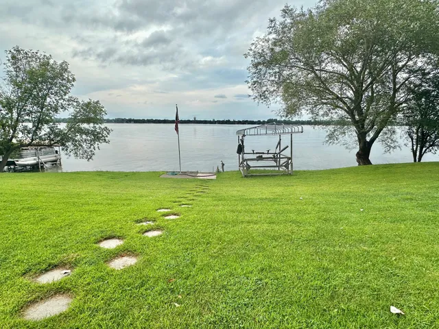 $579,000 | 1206 South Shore Drive, Worthington, MN 56187