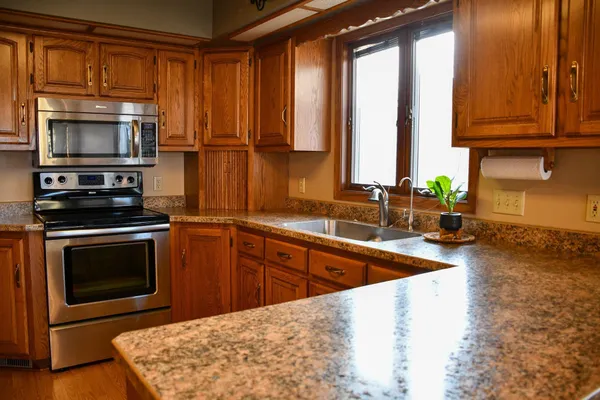 $559,900 | 1206 South Shore Drive, Worthington, MN 56187