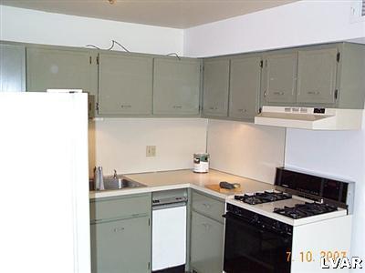 1544 Creekside Road Whitehall, PA 18052 - Photo 7 of 9
