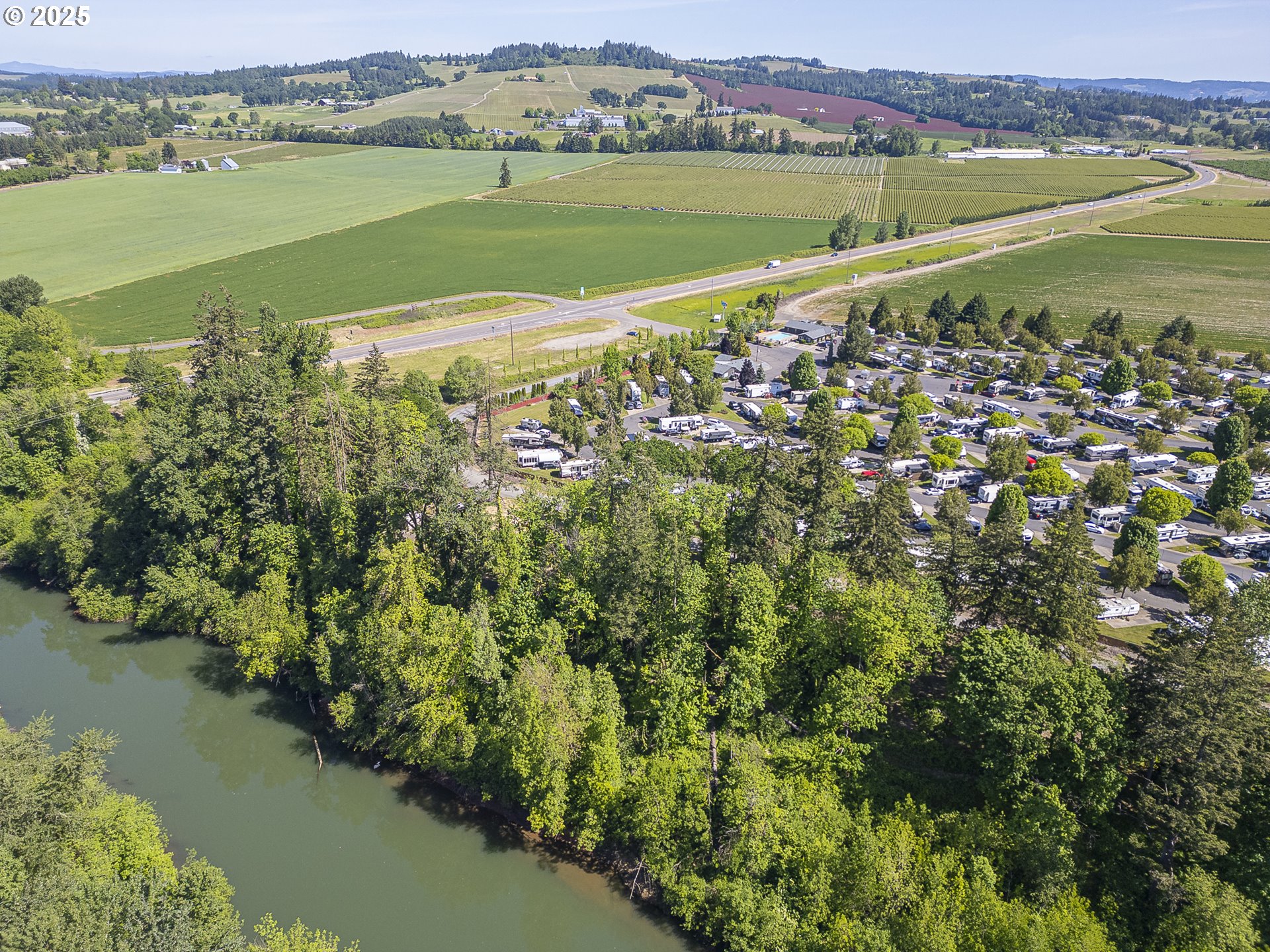 16190 Southeast Kreder Road Dayton, OR 97114 - Photo 9 of 12 a view of a city with a lake