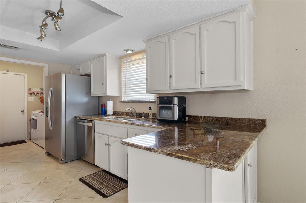 3824 Sugar Ridge Road Fort Worth, TX 76133 - Photo 23 of 29 An additional photo of the kitchen.