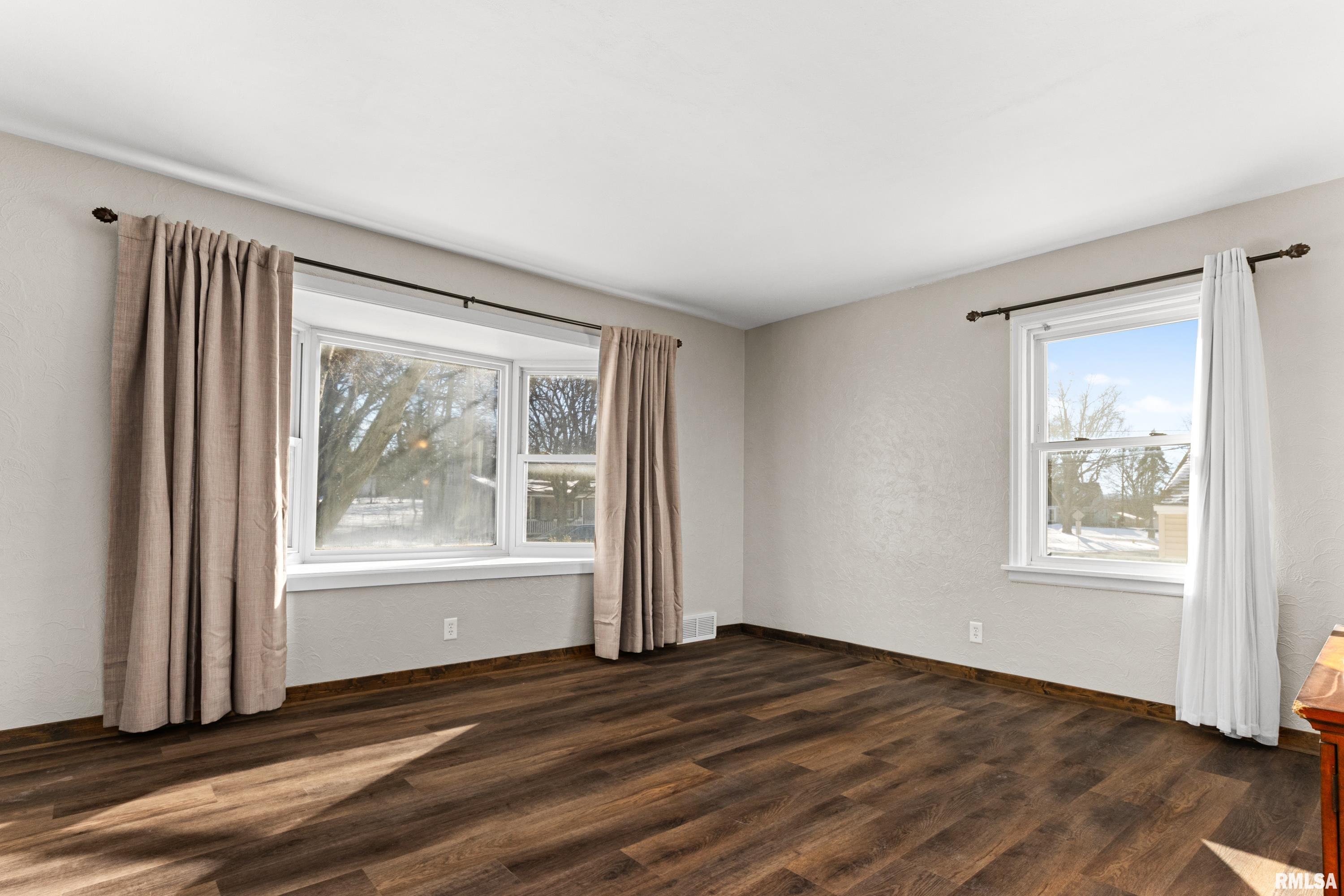 203 Court Drive Washington, IL 61571 - Photo 11 of 52