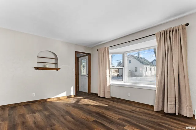 $192,900 | 203 Court Drive, Washington, IL 61571