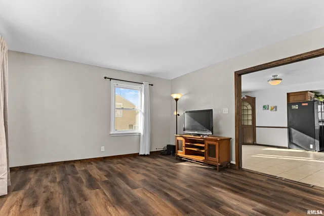 $192,900 | 203 Court Drive, Washington, IL 61571