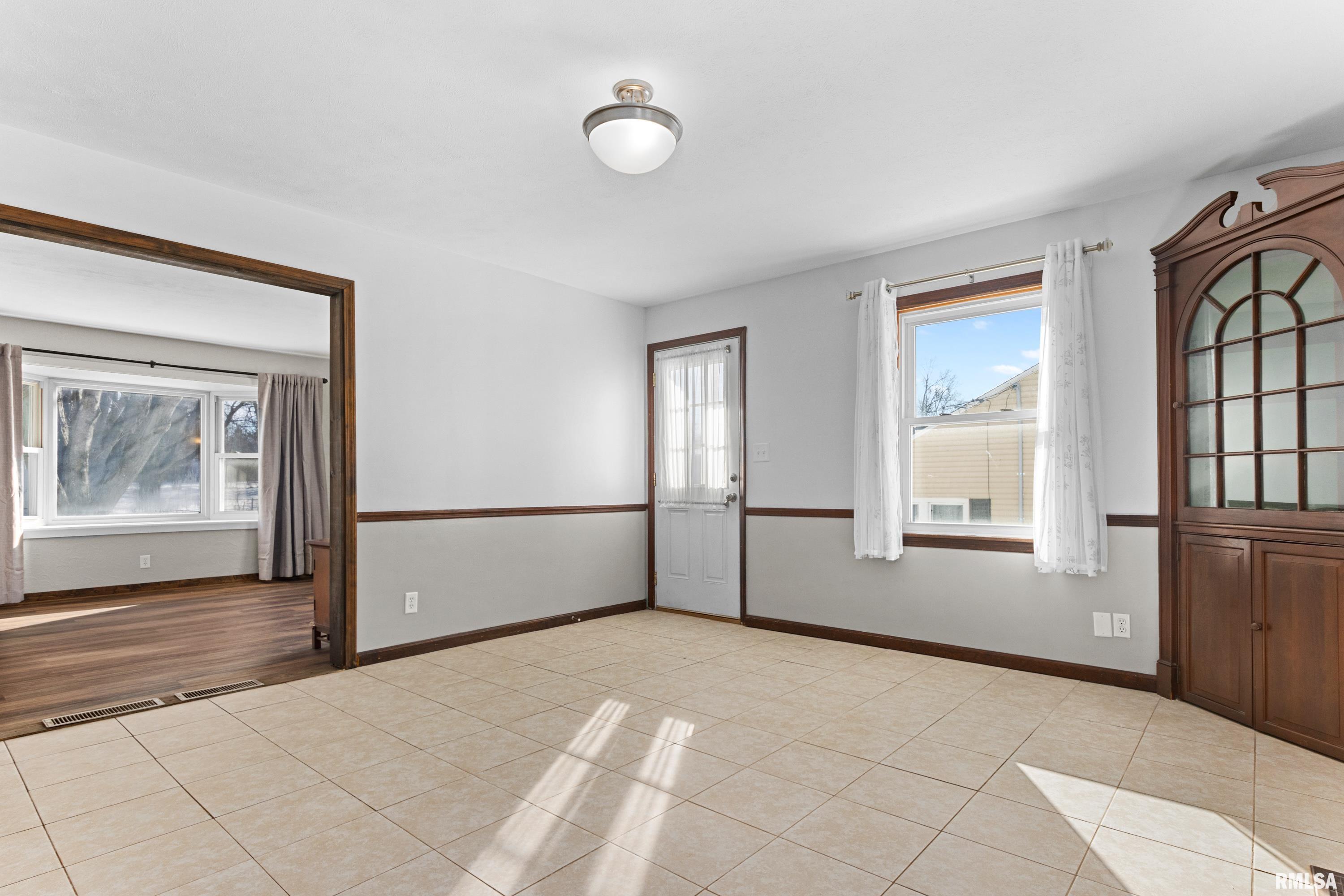 203 Court Drive Washington, IL 61571 - Photo 16 of 52