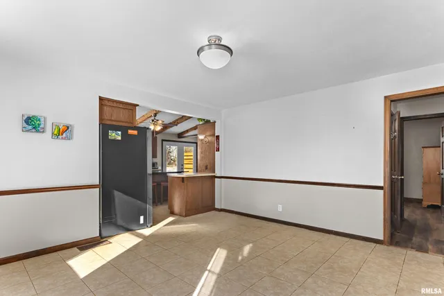 $192,900 | 203 Court Drive, Washington, IL 61571