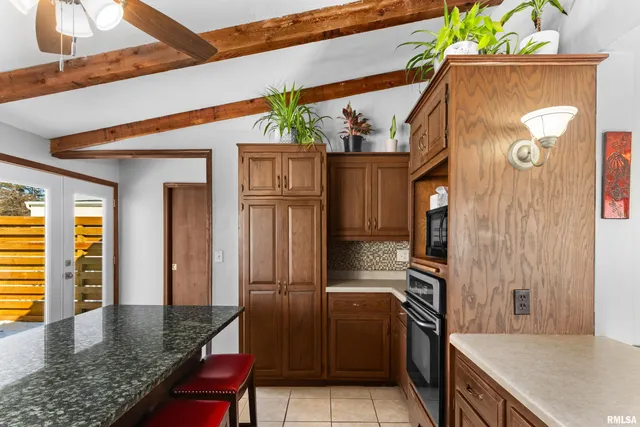 $192,900 | 203 Court Drive, Washington, IL 61571