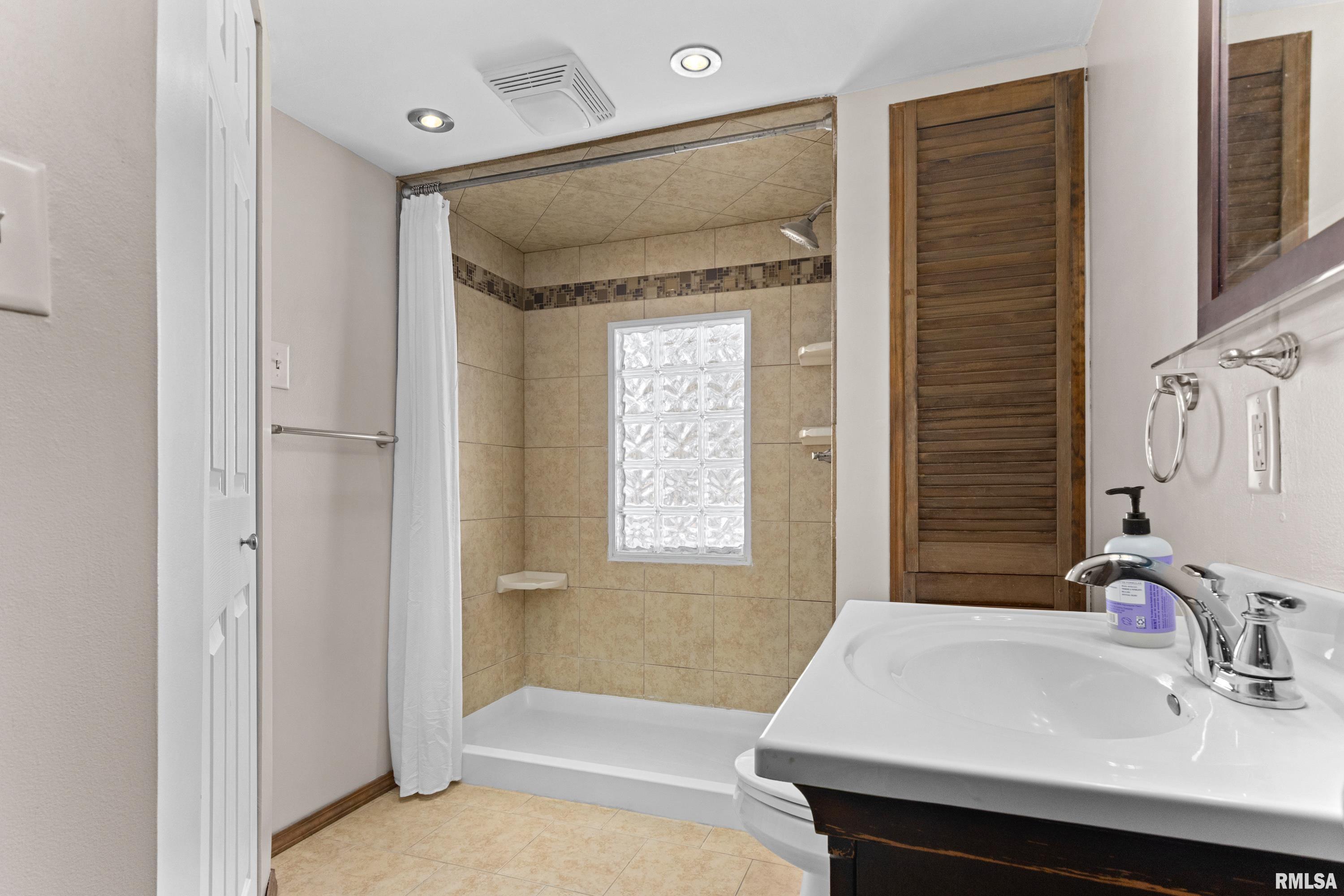 203 Court Drive Washington, IL 61571 - Photo 30 of 52