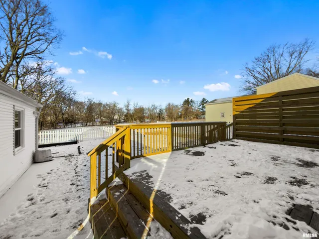 $192,900 | 203 Court Drive, Washington, IL 61571