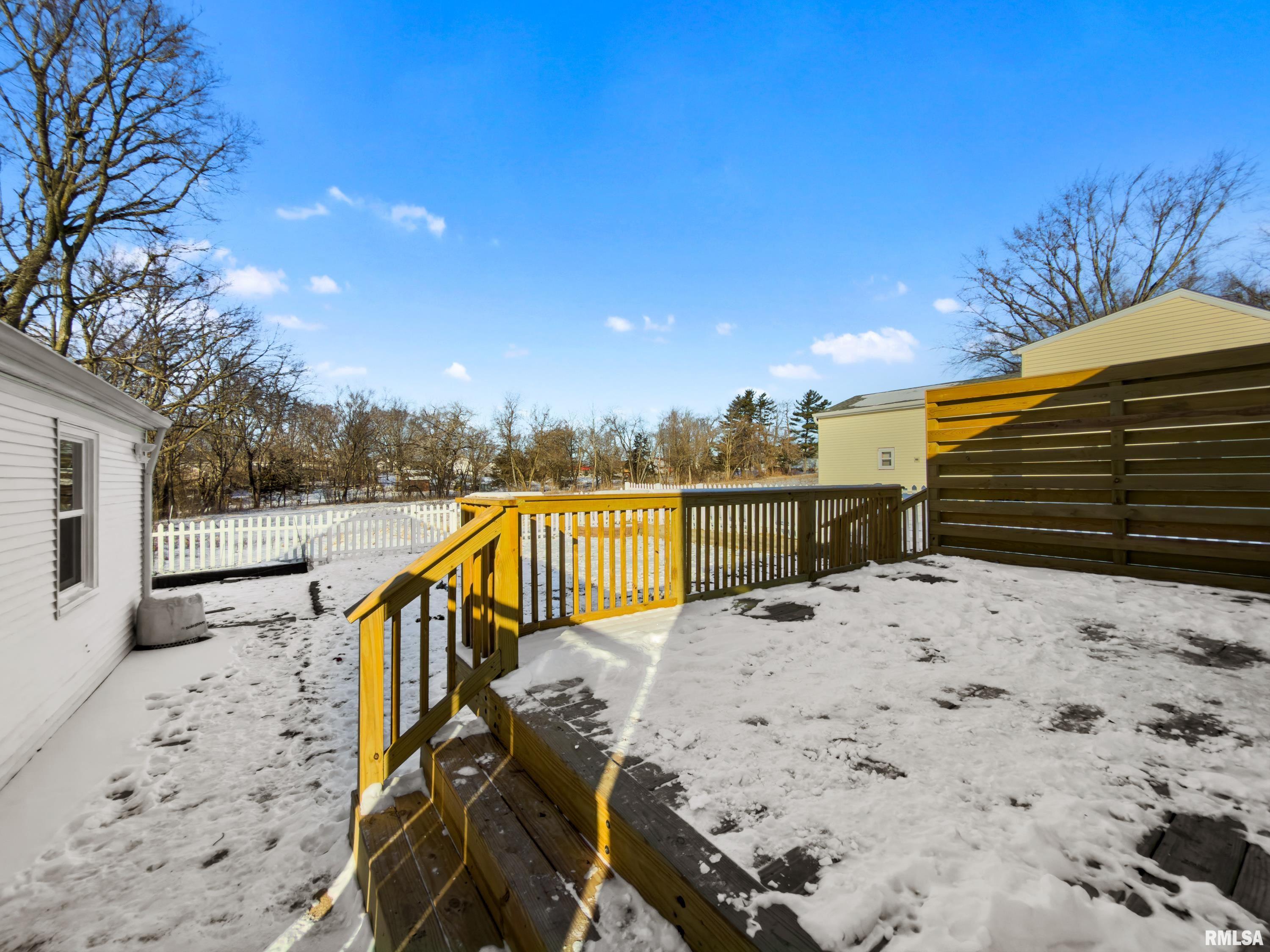 203 Court Drive Washington, IL 61571 - Photo 7 of 52