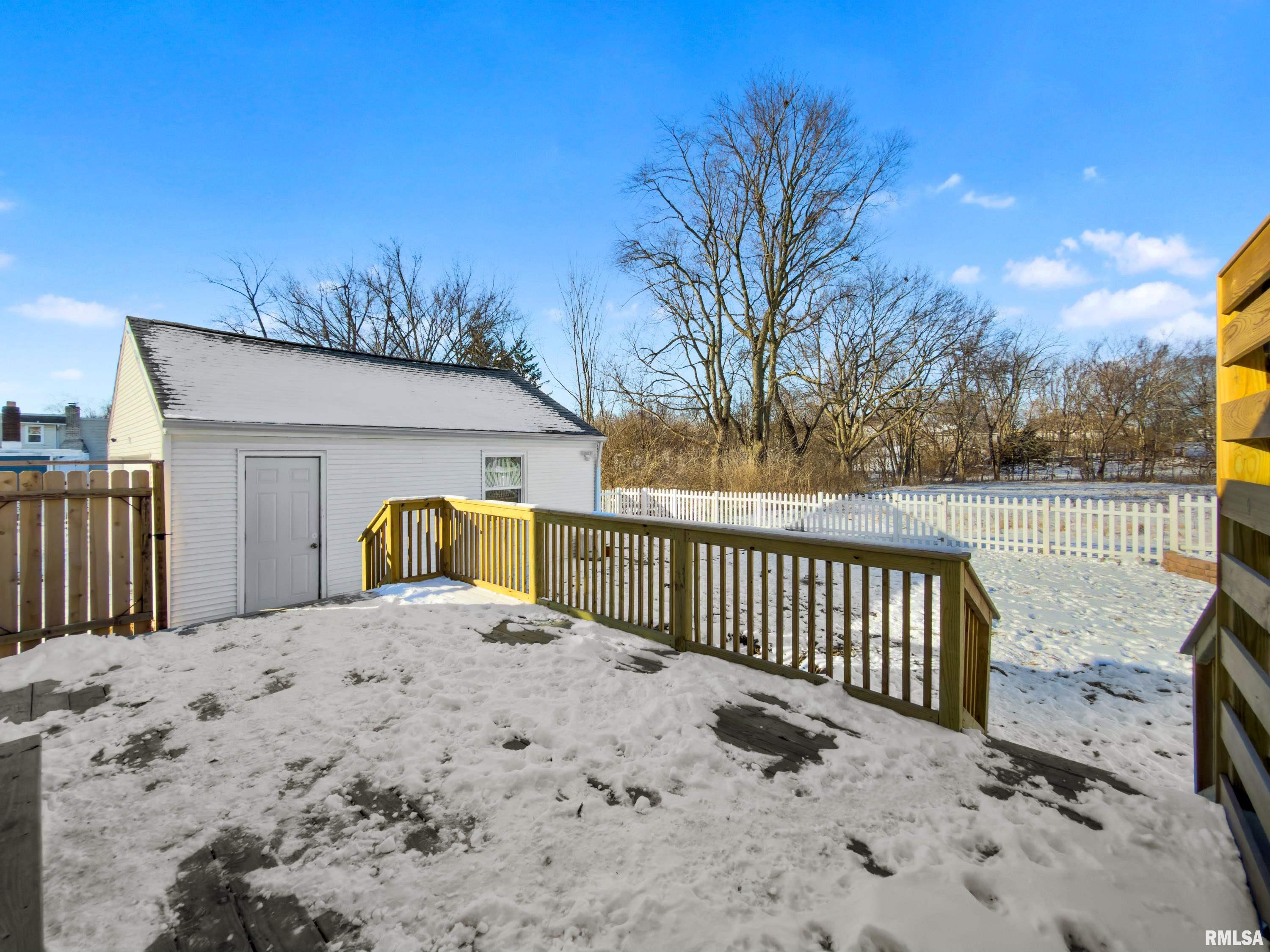 203 Court Drive Washington, IL 61571 - Photo 8 of 52