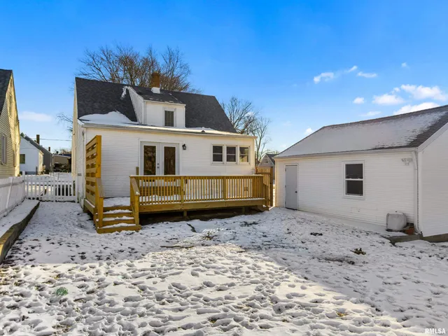 $192,900 | 203 Court Drive, Washington, IL 61571