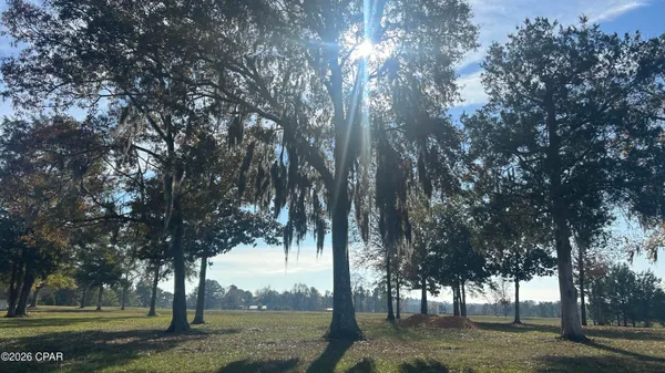 $899,900 | Sr-85 Sr-85 Lake, Laurel Hill, FL 32567