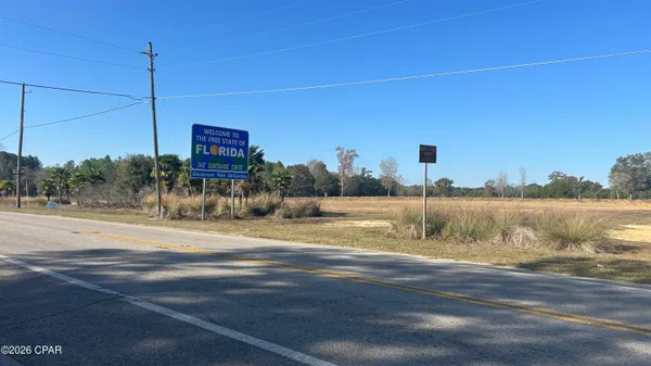 $899,900 | Sr-85 Sr-85 Lake, Laurel Hill, FL 32567
