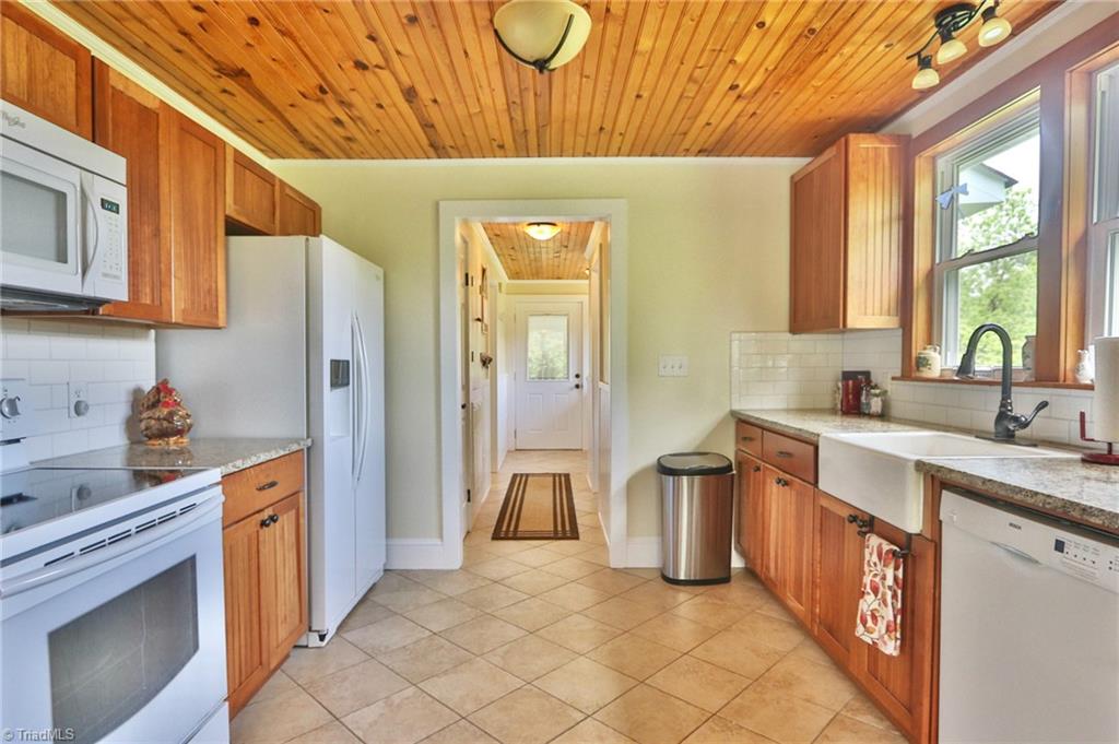 10086 Traphill Road Traphill, NC 28685 - Photo 19 of 44 Gallery Image 19