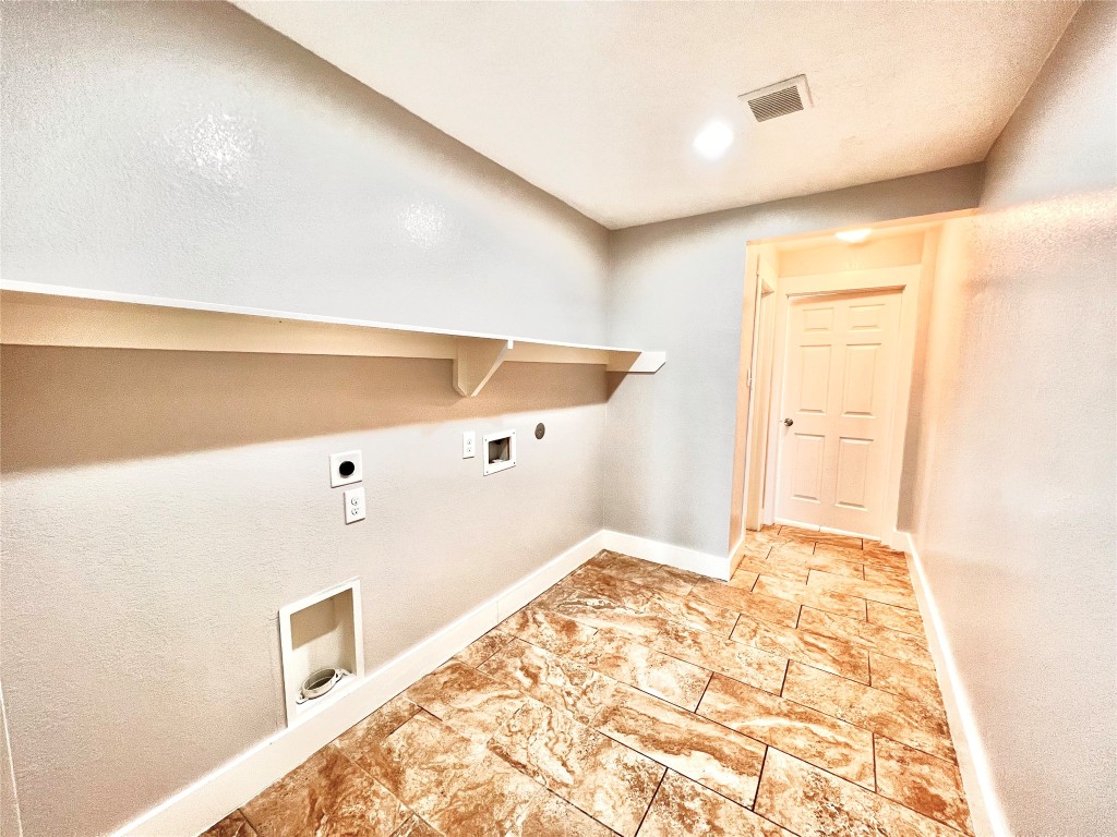 914 Bunton Street Houston, TX 77009 - Photo 11 of 15 a view of an empty room