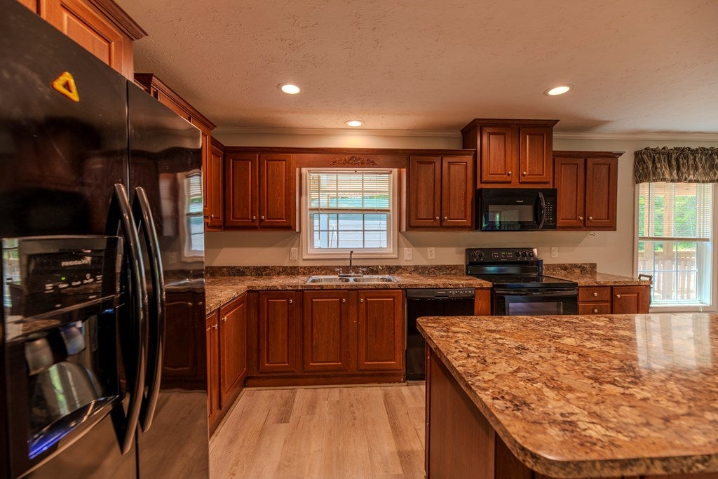 900 Kanawha Ridge Road Dugspur, VA 24325 - Photo 7 of 71 Gallery Image 7